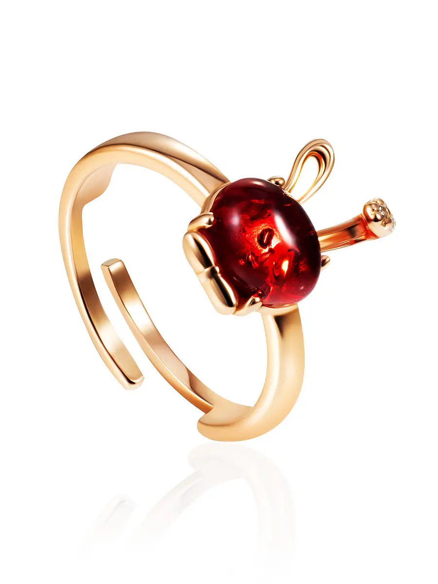 картинка Очаровательное кольцо «Зайка» с красным янтарём и фианитами в онлайн магазине