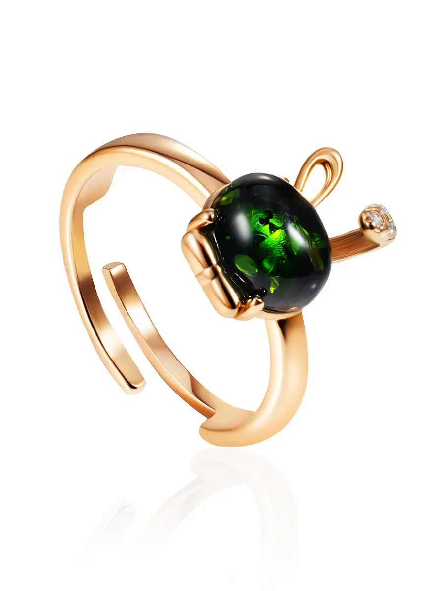 картинка Очаровательное кольцо «Зайка» с изумрудно-зелёным янтарём в онлайн магазине