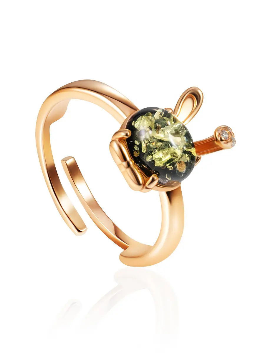 картинка Милое позолоченное кольцо с искрящимся зелёным янтарём «Зайка» в онлайн магазине