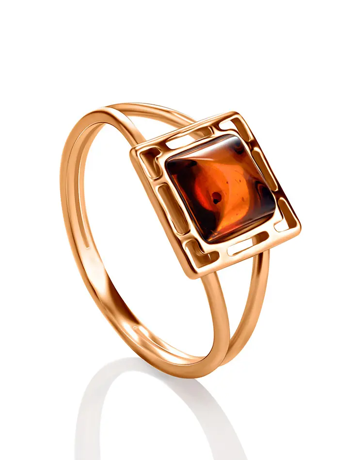 картинка Небольшое кольцо из серебра в позолоте и  янтаря ярко-коньячного цвета «Итака» в онлайн магазине