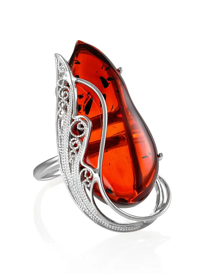 картинка Изящное кольцо с крупным натуральным янтарём коньячного цвета «Крылышко» в онлайн магазине