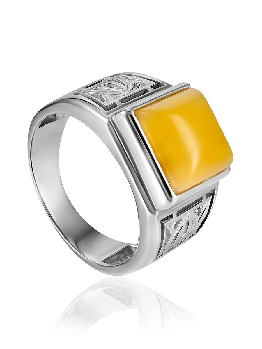 картинка Перстень с натуральным янтарём медового цвета «Цезарь» в онлайн магазине