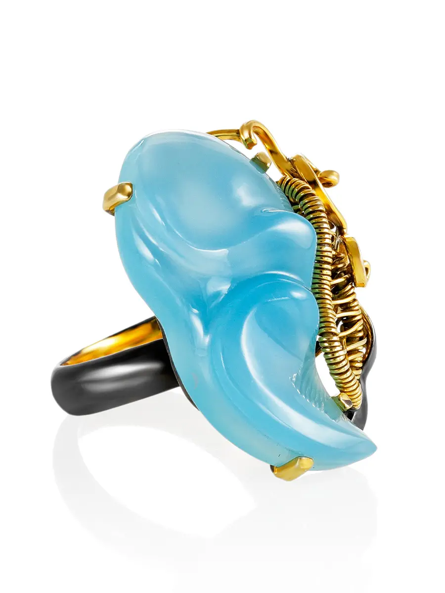картинка Нежное кольцо из золочённого серебра с ярко-голубым халцедоном «Серенада» в онлайн магазине