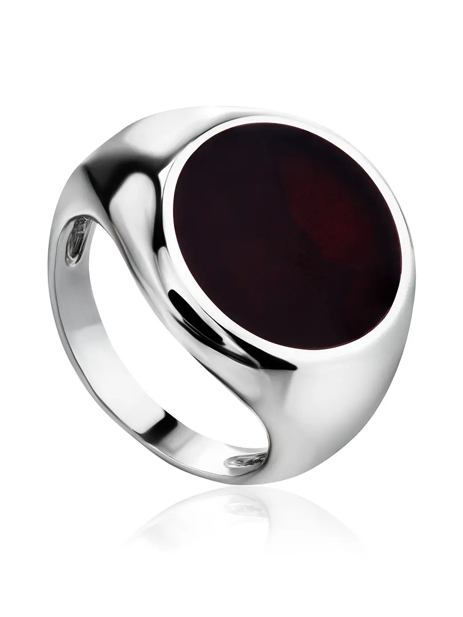 картинка Роскошный мужской перстень «Монако» из янтаря тёмно-вишнёвого цвета в онлайн магазине