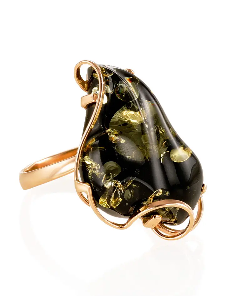 картинка Очаровательное золотое кольцо с янтарём зелёного цвета «Риальто» в онлайн магазине
