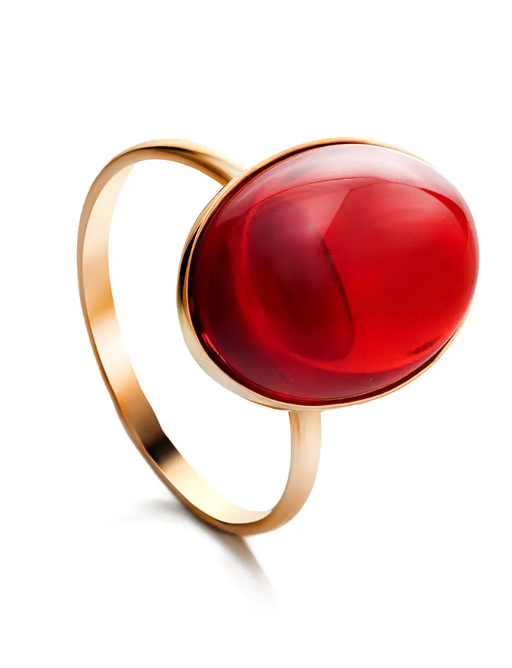 картинка Яркое кольцо из золота и натурального янтаря красного цвета «Сангрил» в онлайн магазине