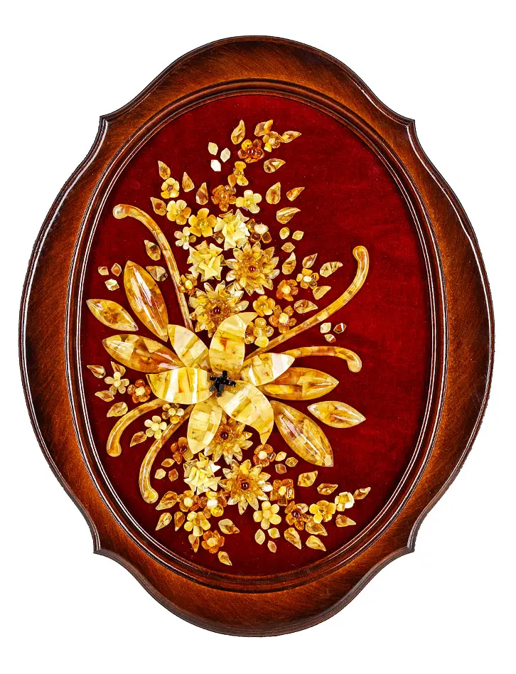 картинка Красивое панно из натурального янтаря на бархате «Композиция с лилией» 54 х 44 см в онлайн магазине