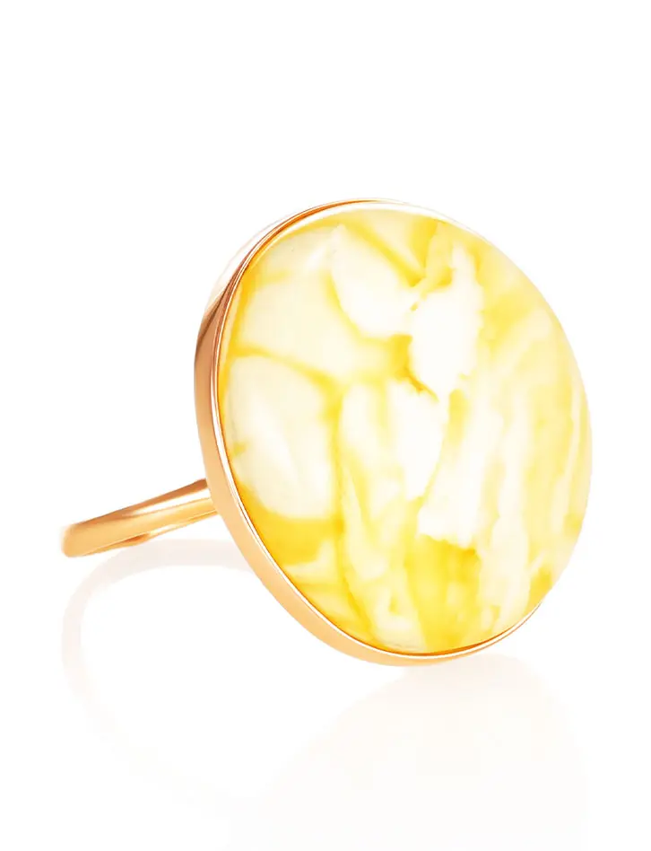 картинка Тонкое золотое кольцо с крупной вставкой из пейзажного янтаря в онлайн магазине