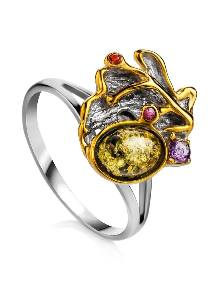 картинка Красивое необычное кольцо, украшенное янтарём зелёного цвета «Беатриче» в онлайн магазине