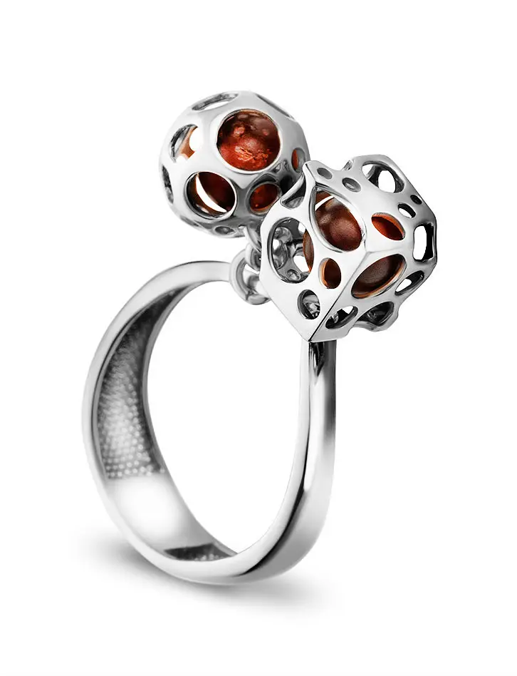 картинка Эффектное кольцо «Женева» с натуральным вишнёвым янтарём в онлайн магазине