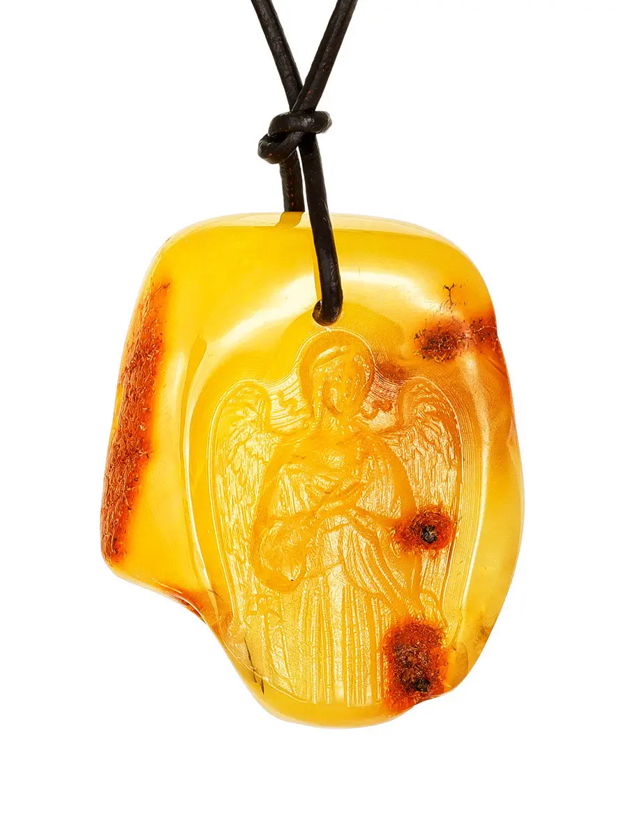 картинка Подвеска из натурального цельного янтаря с резьбой «Ангел-Хранитель» в онлайн магазине