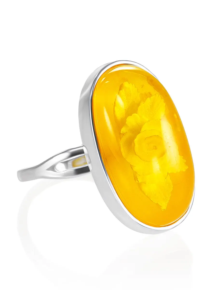 картинка Изысканное кольцо из янтаря с тонкой резьбой-инталией «Элинор» в онлайн магазине