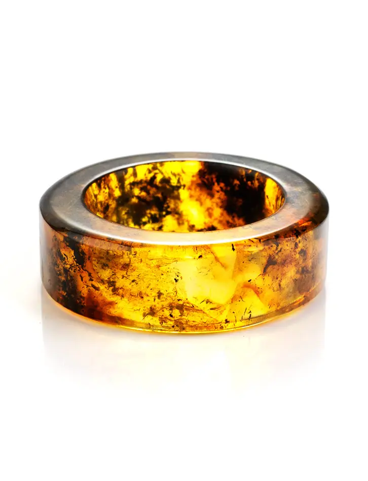 картинка Широкое глянцевое кольцо «Везувий» из натурального формованного янтаря в онлайн магазине