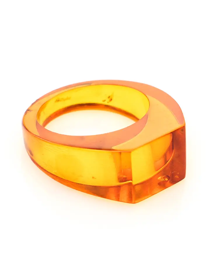 картинка Стильное кольцо из цельного натурального балтийского янтаря «Фаэтон» в онлайн магазине