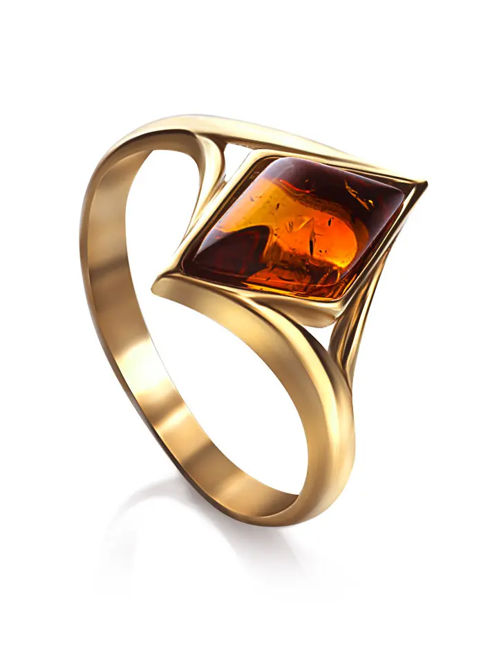 картинка Небольшое кольцо из золоченного серебра и коньячного янтаря «Коломбина» в онлайн магазине