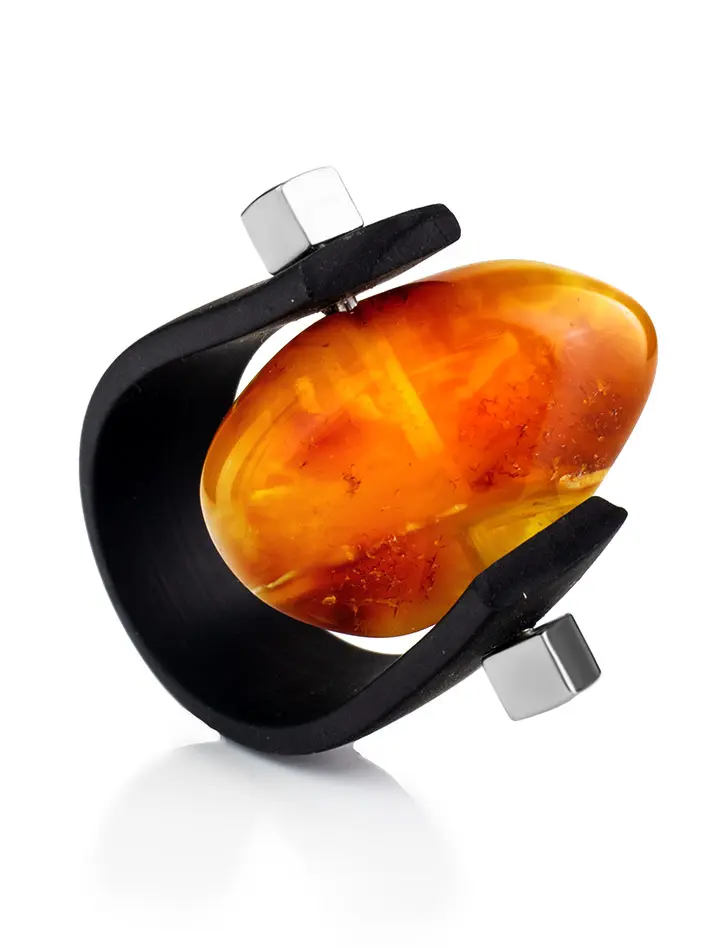 картинка Необычное кольцо из каучука и натурального янтаря с красивой текстурой «Сильверстоун» в онлайн магазине