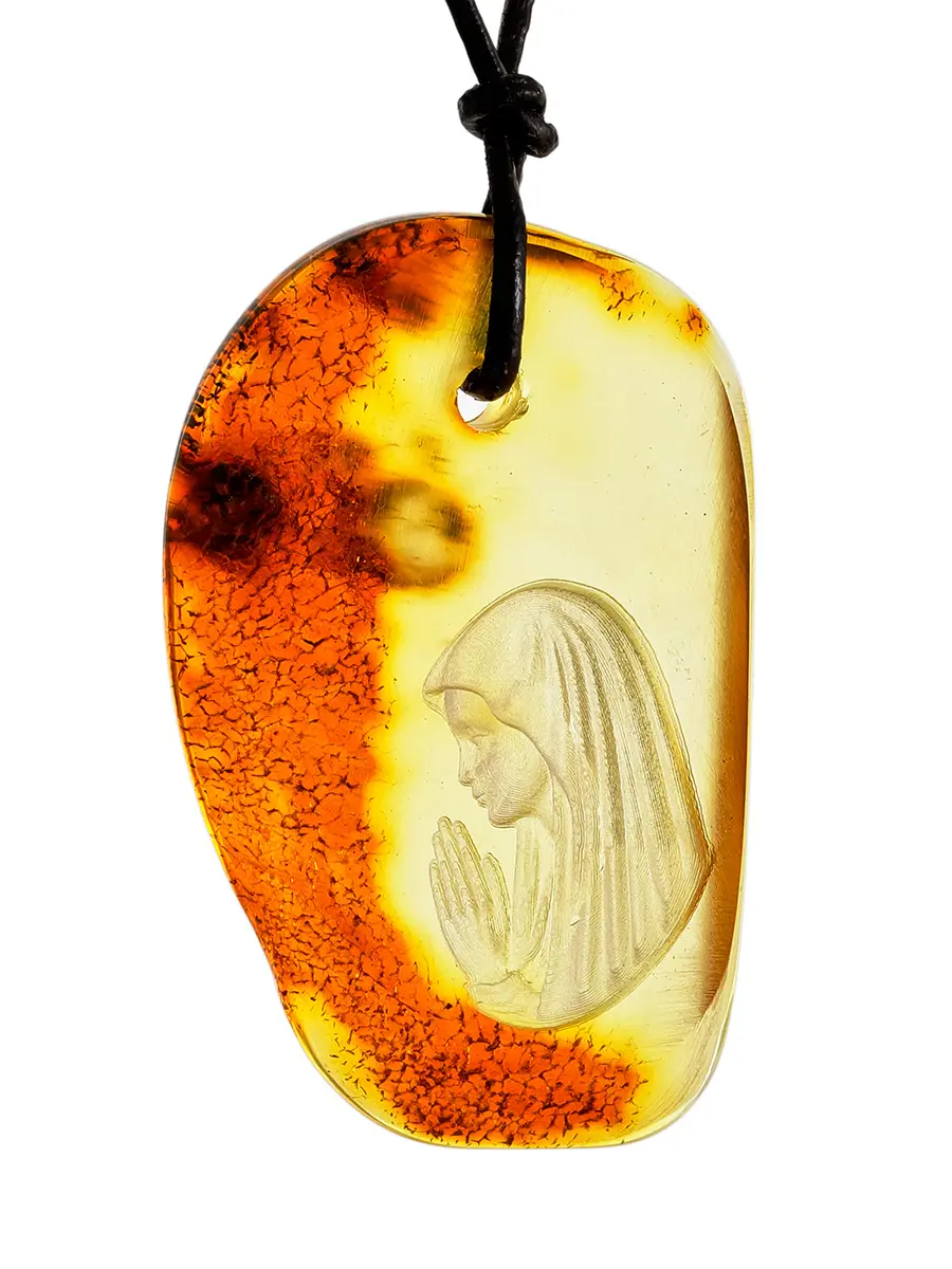 картинка Подвеска из натурального балтийского янтаря лимонного цвета с инталией «Мадонна»  в онлайн магазине