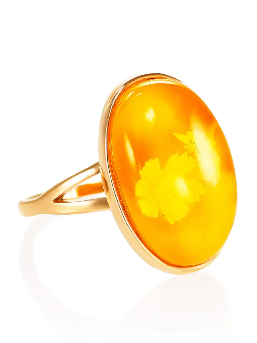 картинка Красивое позолоченное кольцо с лимонным янтарём с резьбой «Элинор» в онлайн магазине
