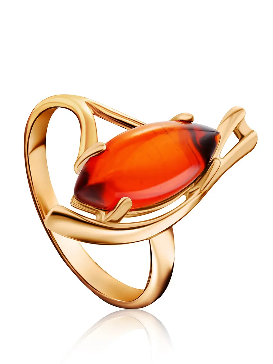 картинка Изящное золотое кольцо «Ирис» со вставкой коньячного янтаря в онлайн магазине