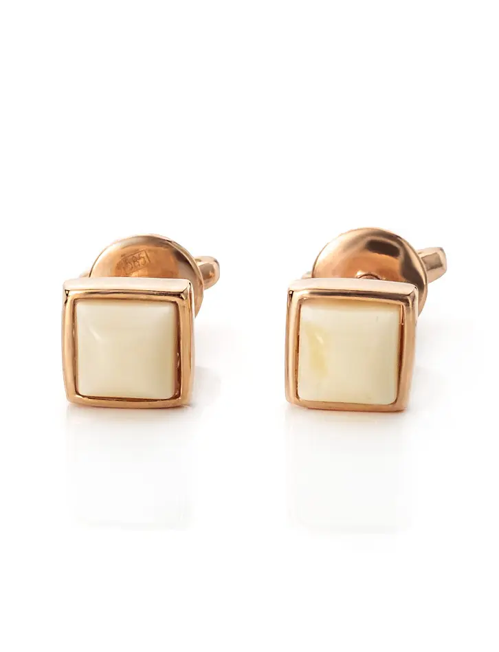 картинка Нежные золотые серьги-пусеты «Квадрат» с белым янтарём в онлайн магазине