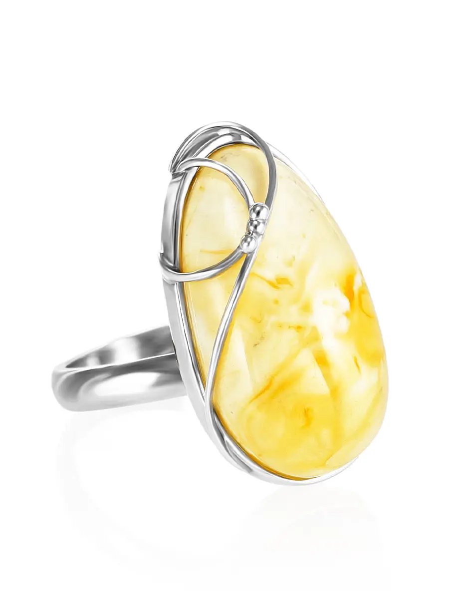 картинка Эффектное серебряное кольцо со вставкой из натурального балтийского янтаря «Риальто» в онлайн магазине