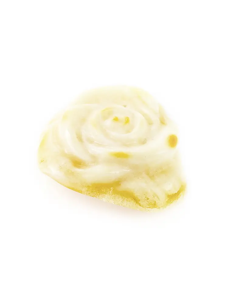картинка Резьба из натурального янтаря молочного цвета «Роза» в онлайн магазине