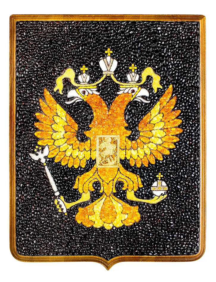 картинка Герб России из натурального янтаря на деревянном щите в онлайн магазине