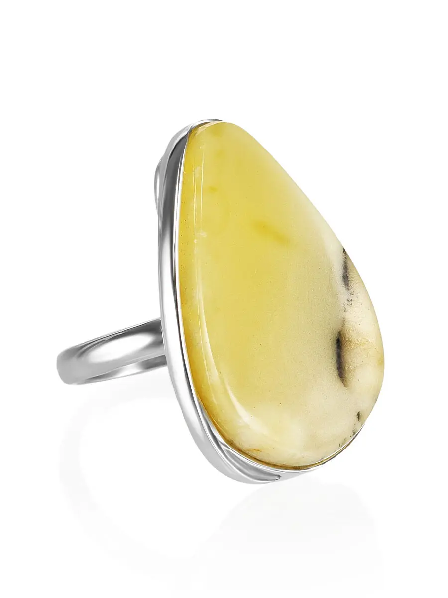 картинка Серебряное кольцо с натуральным молочно-медовым текстурным янтарем «Лагуна» в онлайн магазине