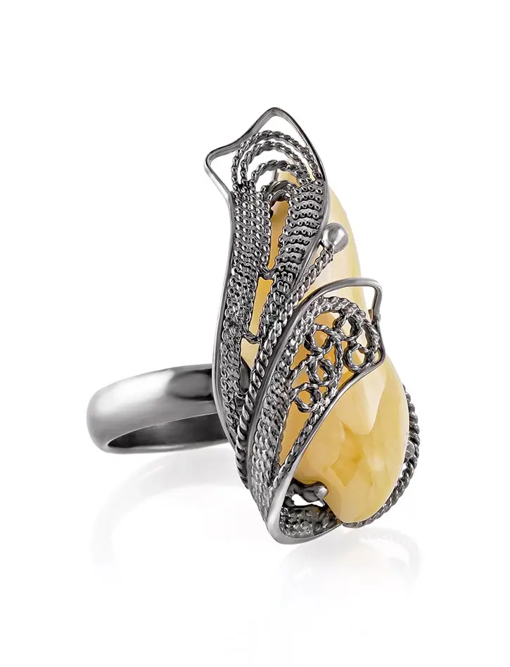 картинка Уникальное кольцо из чернёного серебра с натуральным янтарём «Филигрань» в онлайн магазине