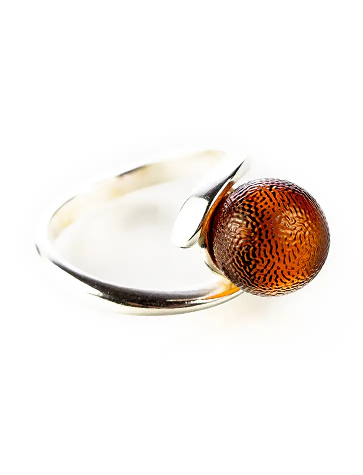 картинка Кольцо из серебра 925 пробы с янтарем вишневого цвета «Марс» в онлайн магазине