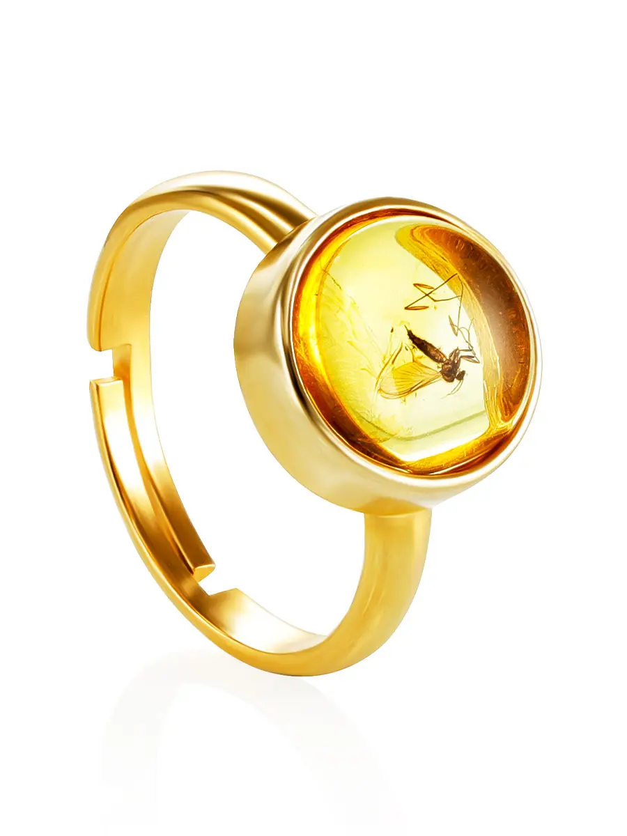 картинка Кольцо «Клио» из позолоченного серебра и янтаря с инклюзом в онлайн магазине