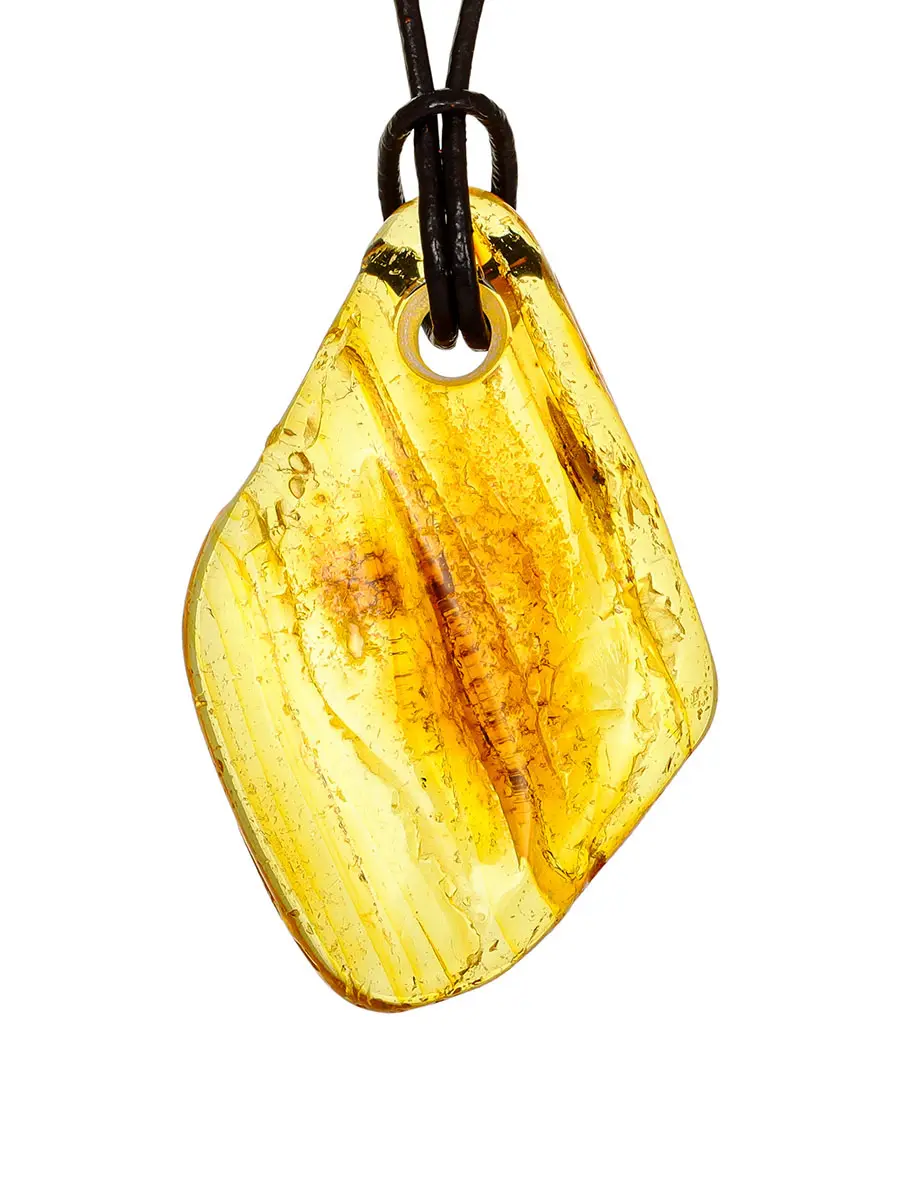 картинка Лаконичный кулон из золотистого янтаря в онлайн магазине