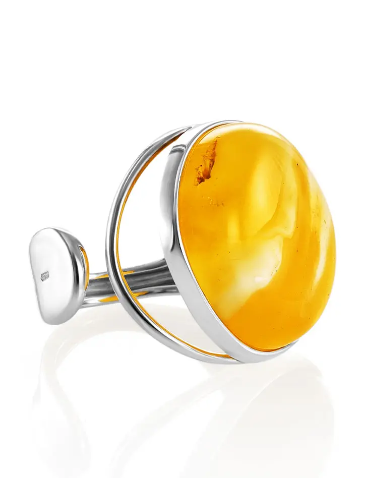 картинка Кольцо из цельного медового янтаря «Глянец» в онлайн магазине