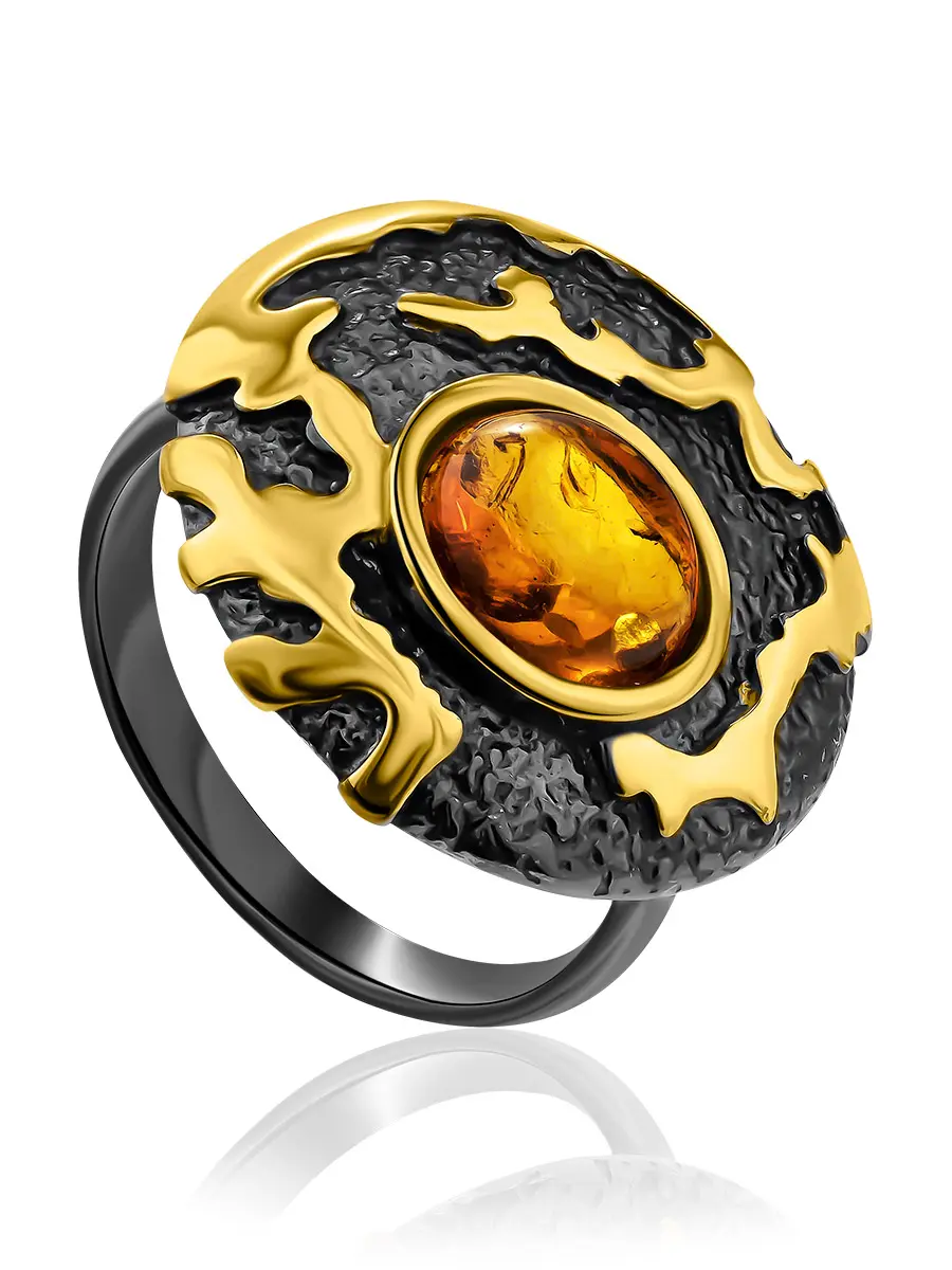 картинка Эффектное кольцо «Донателла» из чернёного серебра с золочением, украшенное янтарём в онлайн магазине