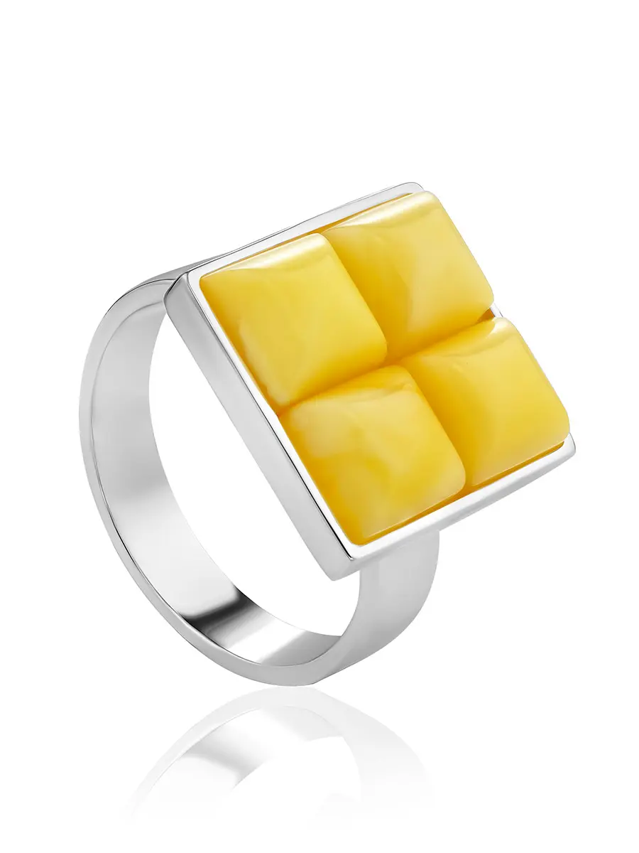 картинка Кольцо «Коломбина» с янтарём нежно-медового цвета в онлайн магазине