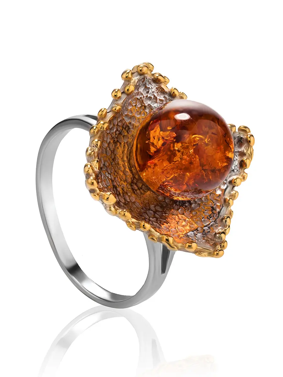картинка Оригинальное кольцо из серебра с позолотой, украшенное янтарём «Голливуд» в онлайн магазине