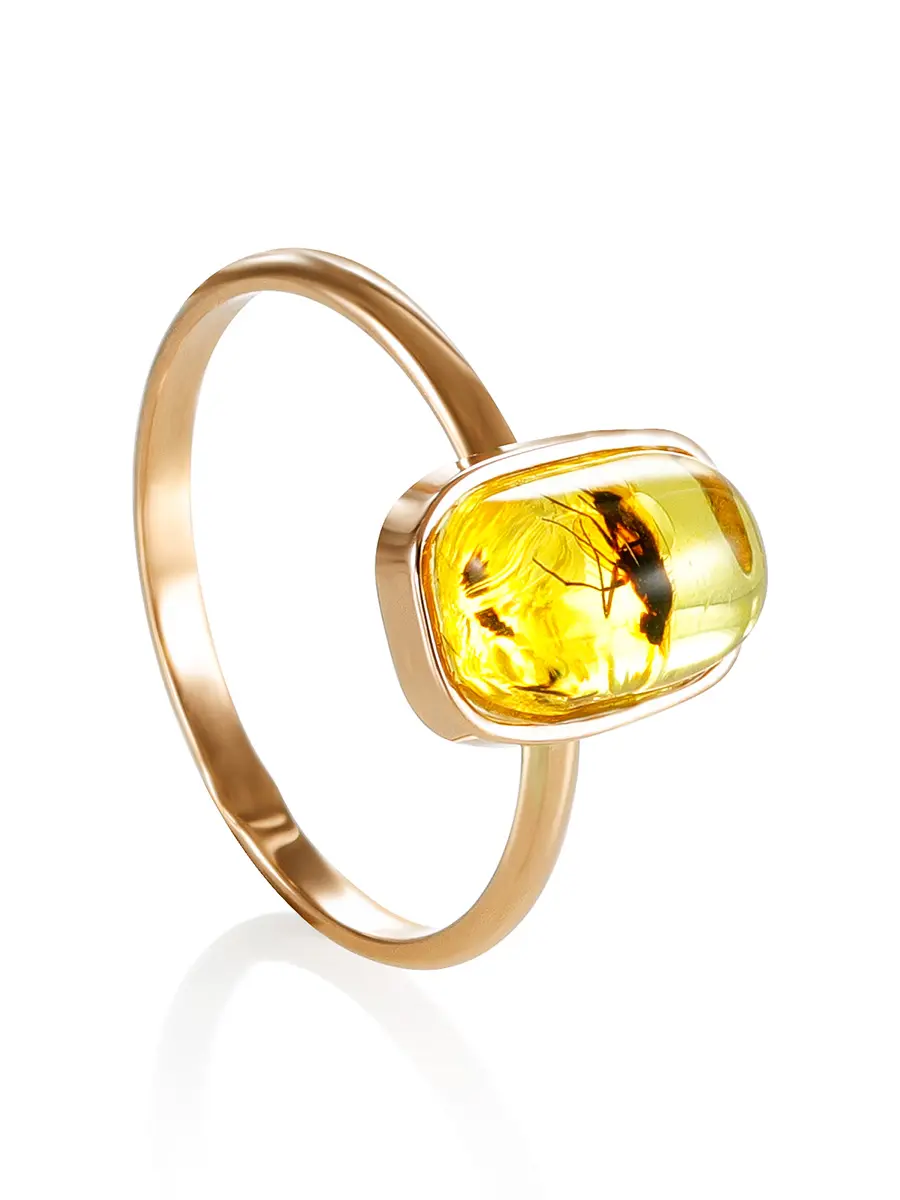 картинка Тонкое нежное кольцо из золота и янтаря с инклюзами насекомых«Клио» в онлайн магазине