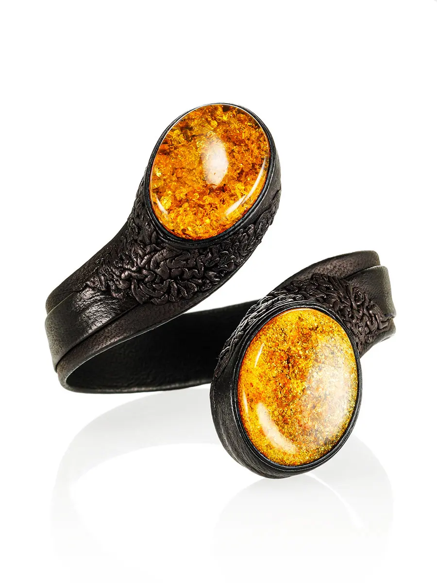 картинка Необычный браслет из кожи с натуральным янтарём «Змейка» в онлайн магазине