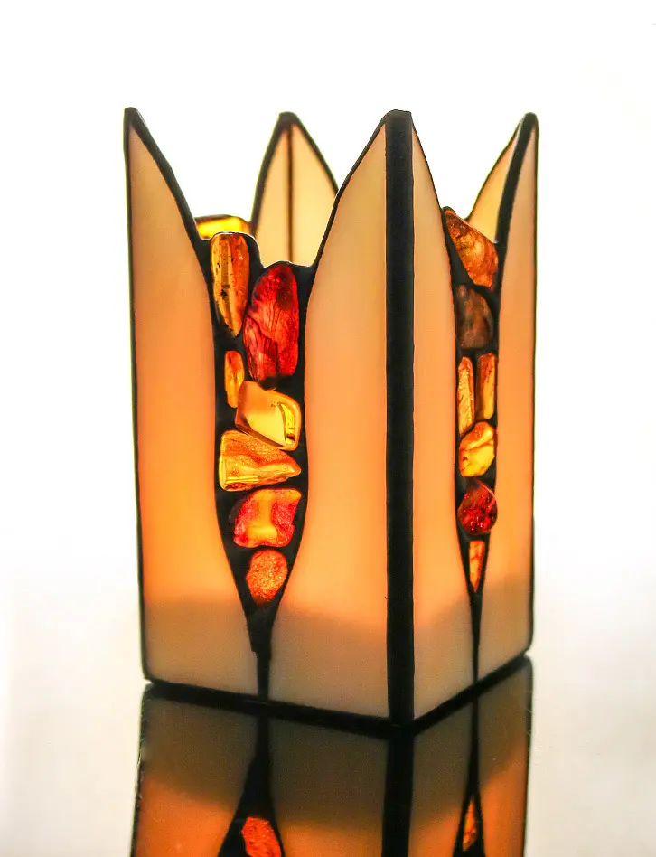 картинка Подсвечник из стекла, украшенный цельными кусочками прозрачного янтаря «Витраж» в онлайн магазине