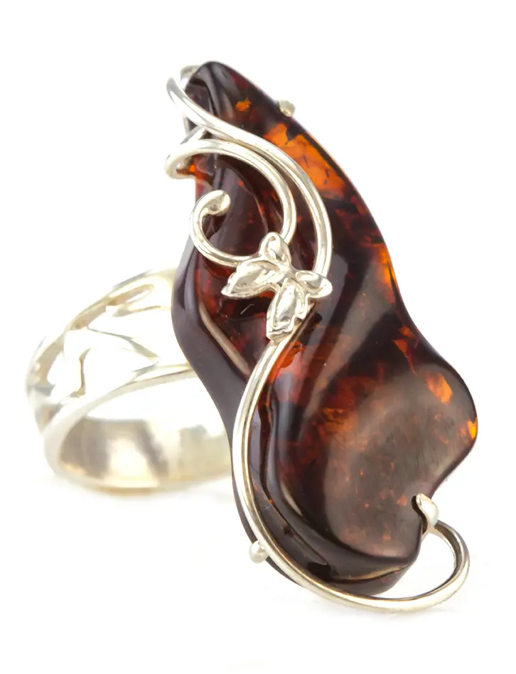 картинка Великолепное кольцо из серебра и натурального балтийского янтаря вишнёвого цвета «Сан-Марко»  в онлайн магазине