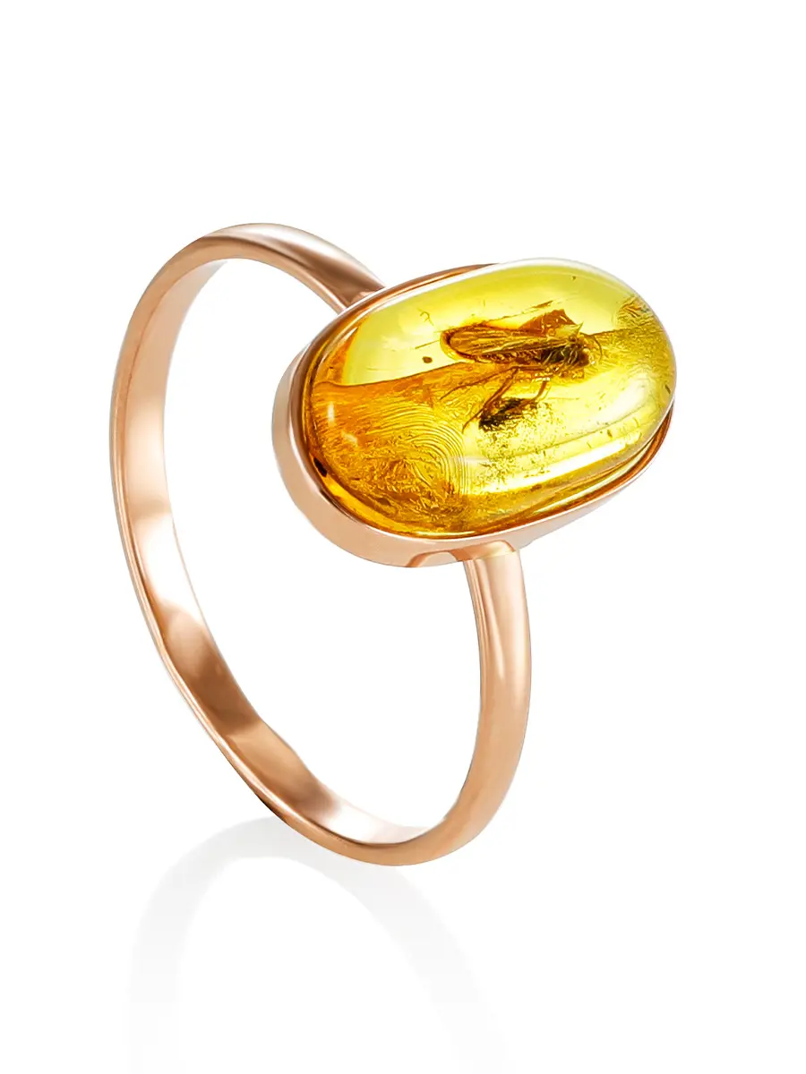 картинка Уникальное золотое кольцо «Клио» из янтаря с крупным инклюзом насекомого в онлайн магазине