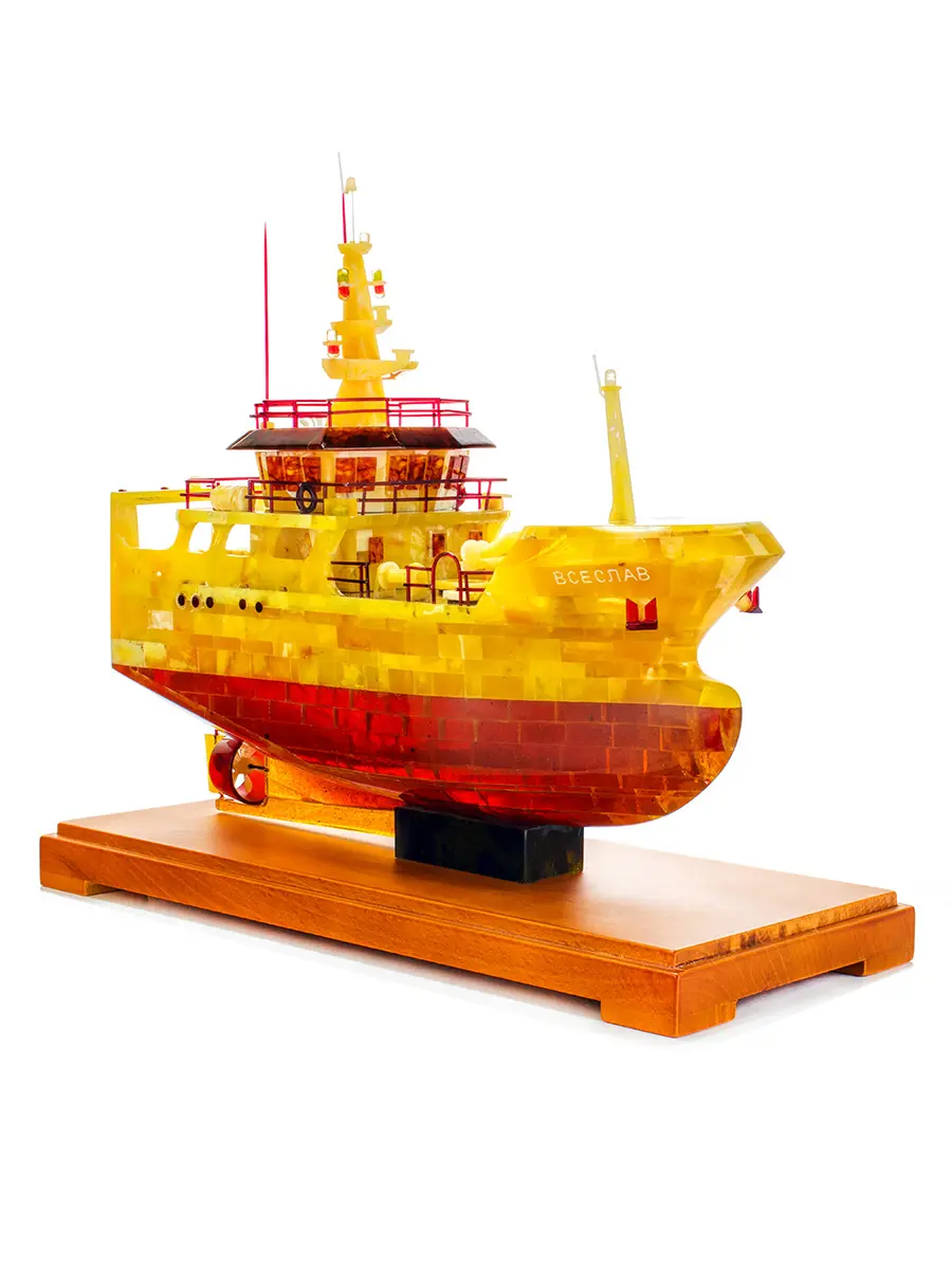 картинка Модель корабля из натурального балтийского янтаря «Траулер Всеслав» в онлайн магазине
