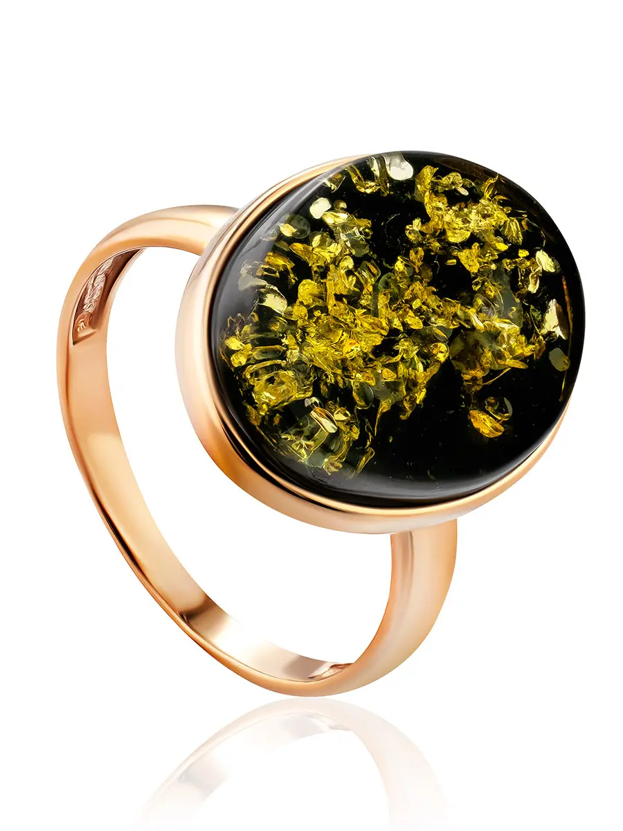 картинка Элегантное кольцо из тёмно-зелёного янтаря в позолоченном серебре «Бенефис» в онлайн магазине
