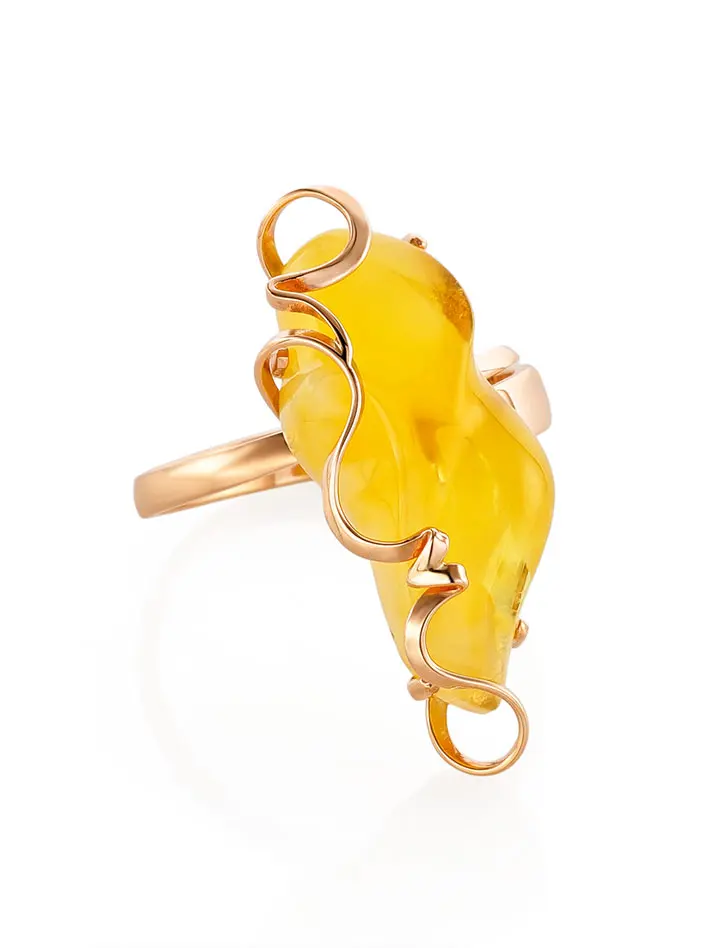 картинка Золотое кольцо «Риальто» с янтарём нежно-медового цвета в онлайн магазине