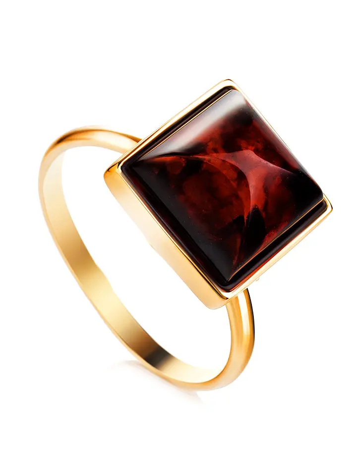 картинка Геометрическое кольцо из золота и янтаря вишнёвого цвета «Овация» в онлайн магазине