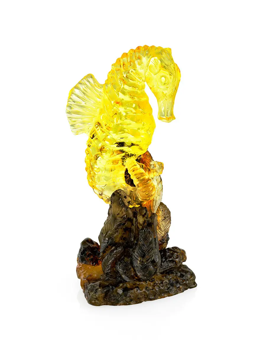 картинка Изящный сувенир-резьба из натурального янтаря «Морской конёк» в онлайн магазине
