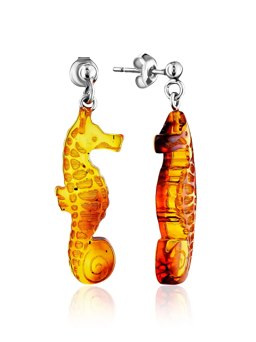 картинка Серьги-пусеты с натуральным коньячным янтарём «Морской конёк» в онлайн магазине