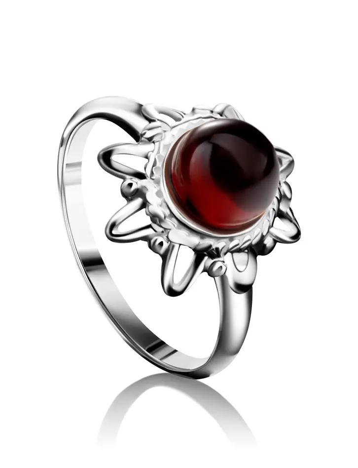 картинка Миниатюрное кольцо из серебра с натуральным янтарём вишнёвого цвета «Гелиос» в онлайн магазине