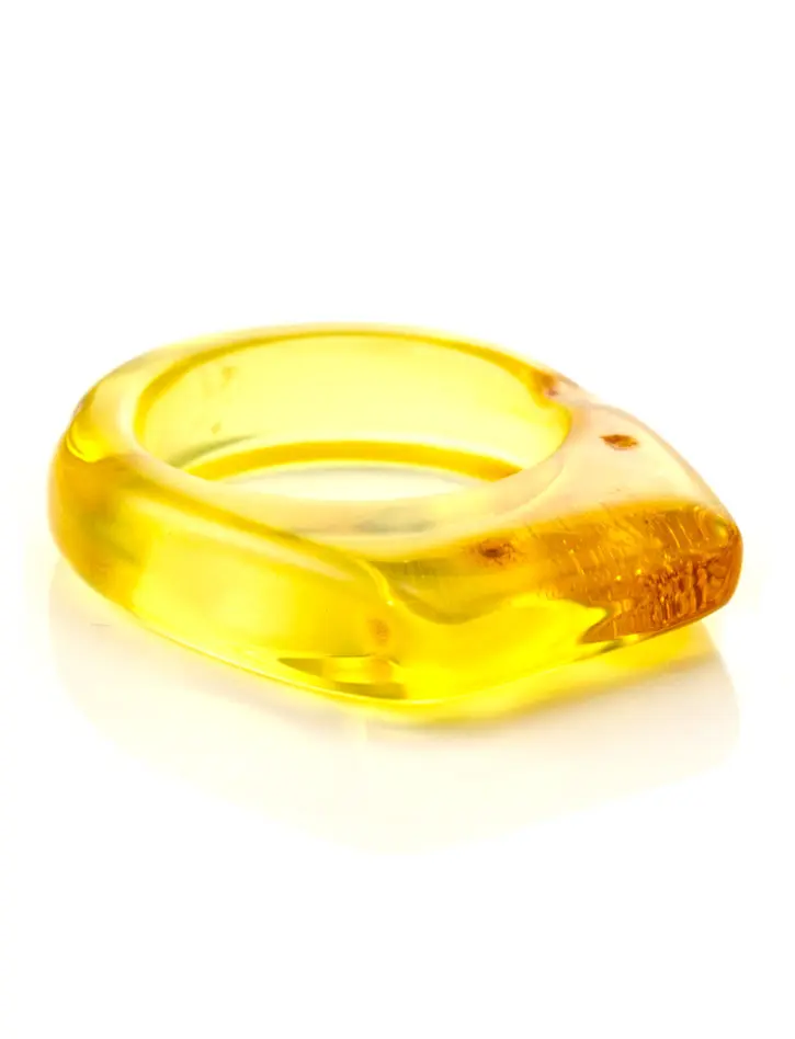 картинка Оригинальное кольцо из цельного кусочка натурального лимонного янтаря «Фаэтон» в онлайн магазине