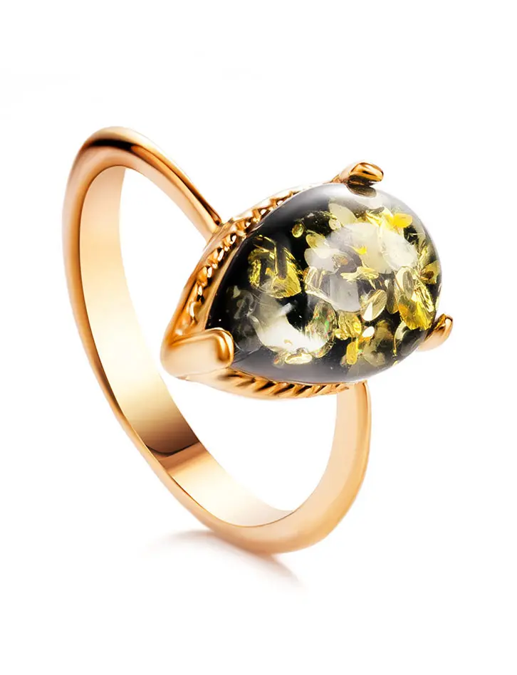 картинка Изящное позолоченное кольцо с янтарной вставкой зелёного цвета «Огонёк» в онлайн магазине